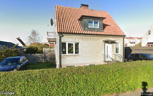 Villa på Svarvaregatan 18 i Höganäs såld för 3 000 000kr