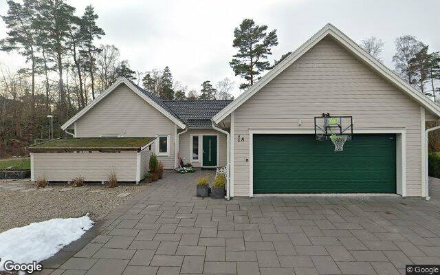 Villa på Roberts väg 1A såld för 6 600 000kr