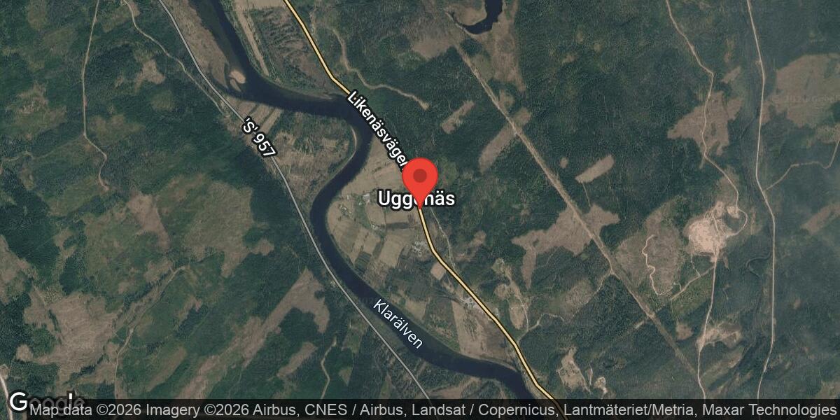 Väg 62 avstängd vid Uggenäs efter dikeskörd lastbil – bärgning avslutad