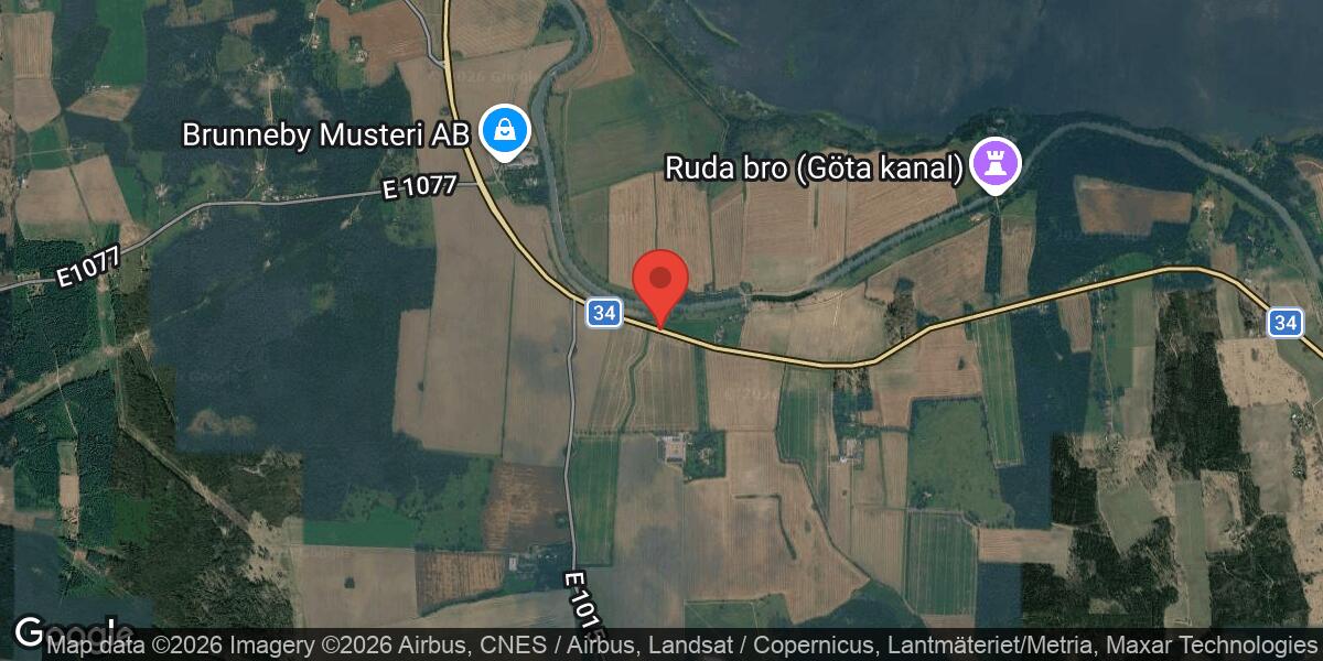 Hinder på vägbanan på väg 34 mellan Säbyholm och Brunnby