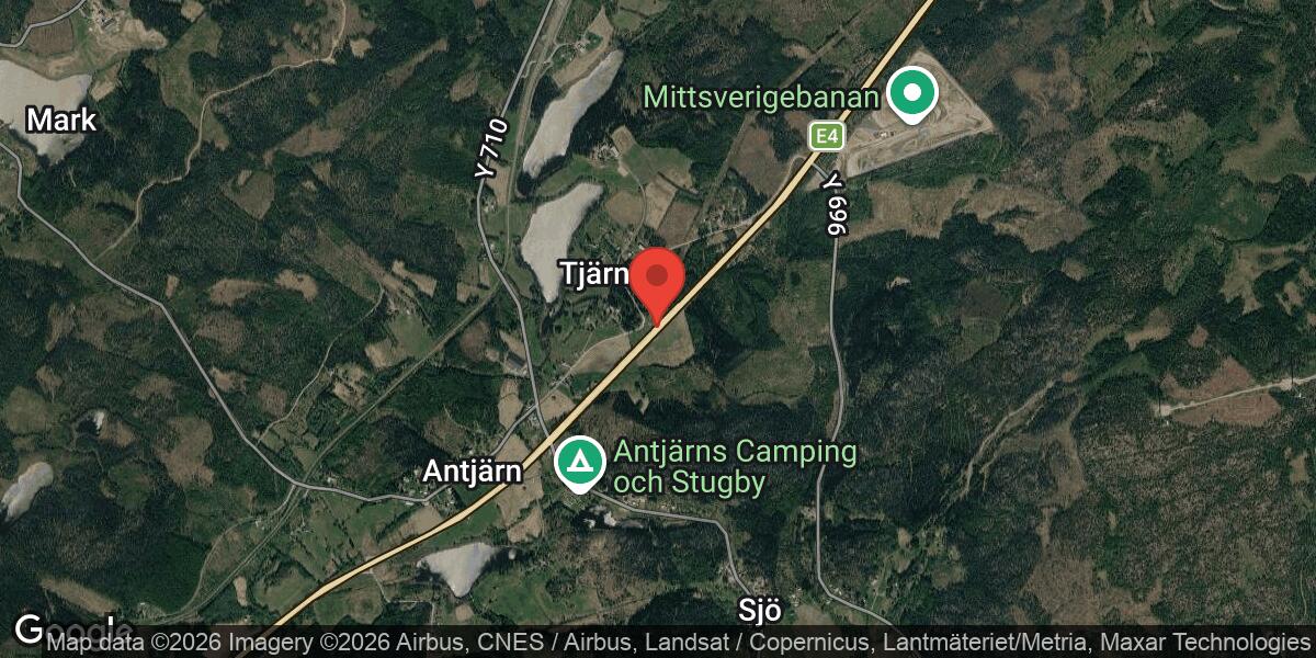 Trafikolycka med två personbilar vid Antjärn på E4