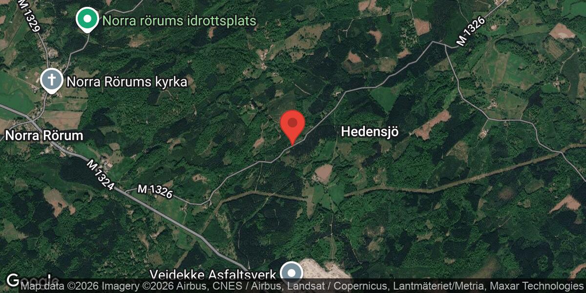 Nedfallet träd blockerade väg 1326 mellan Lindeholm och Planhuset