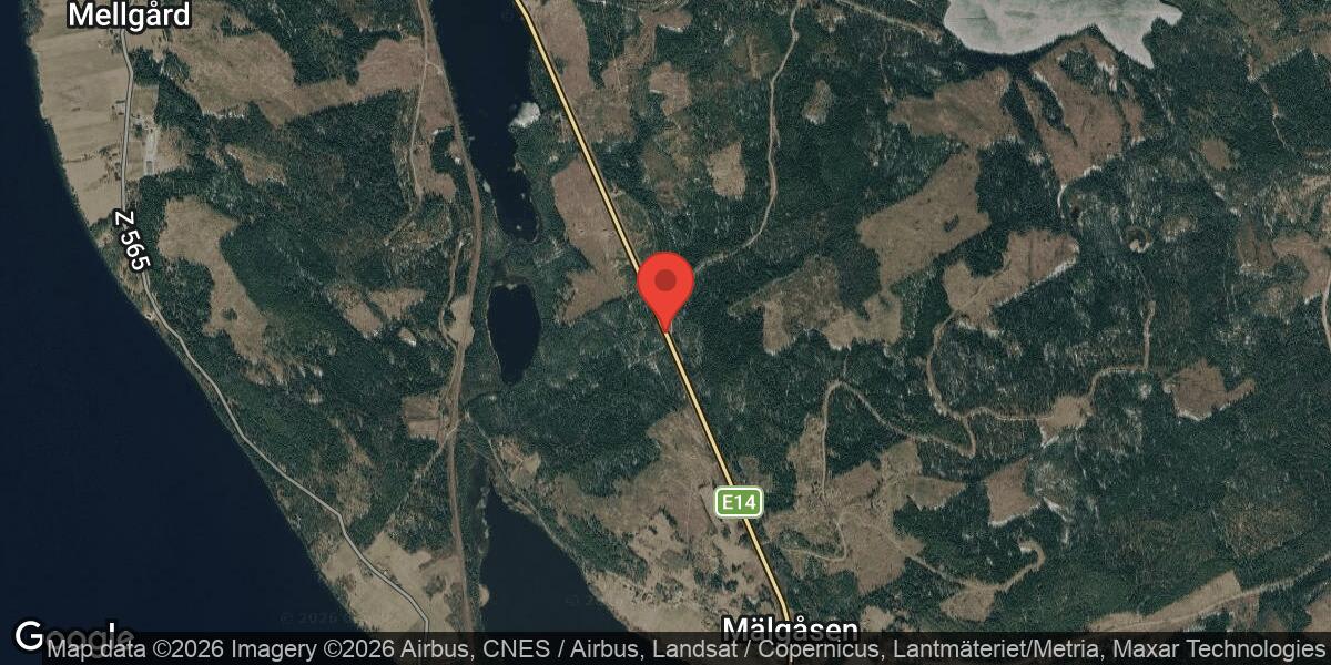 Brand i personbil på E14 mellan Stavre och Grimnäs påverkar trafiken