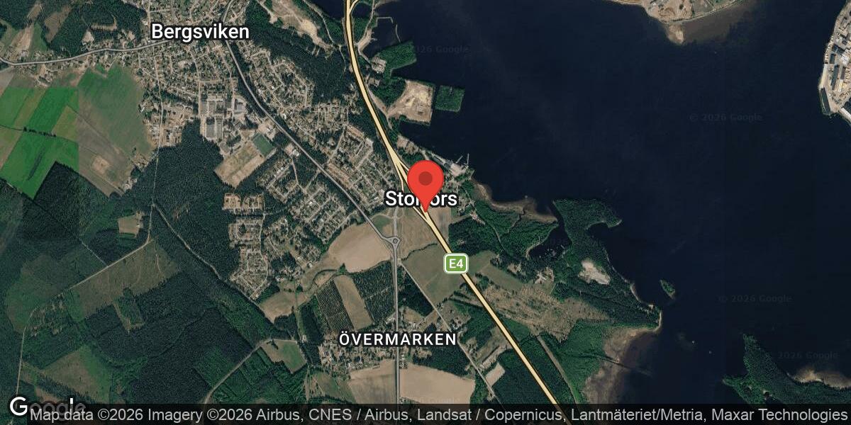 Stillastående personbil orsakar begränsad framkomlighet på E4 vid Hortlax