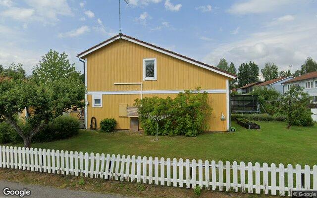 Parhus på Solbackavägen 45 i Bollnäs sålt för 1 050 000kr