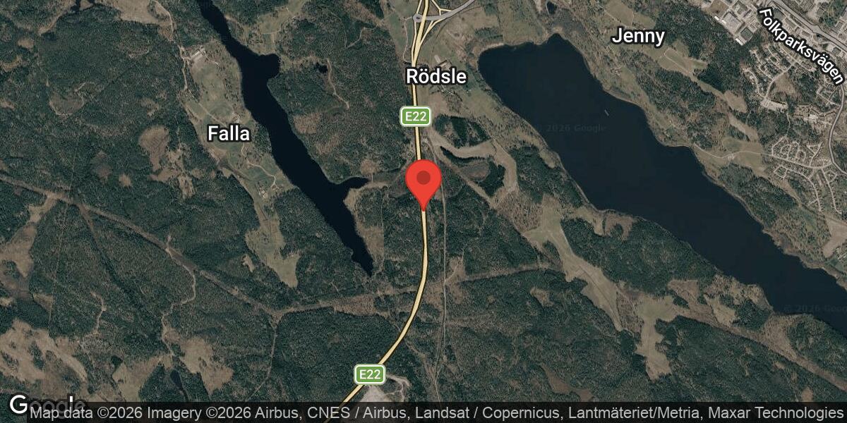 Trafikolycka med flera fordon norr om Gunnebo på E22