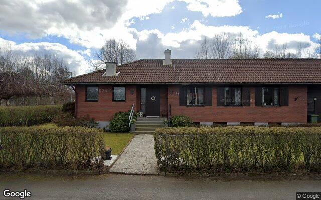 Villa på KaprifolvÃ¤gen 10 i Skövde såld för 4 200 000kr