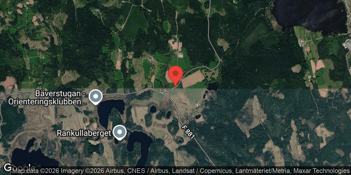 Trafikolycka med flera fordon på väg 882 vid Karstorp