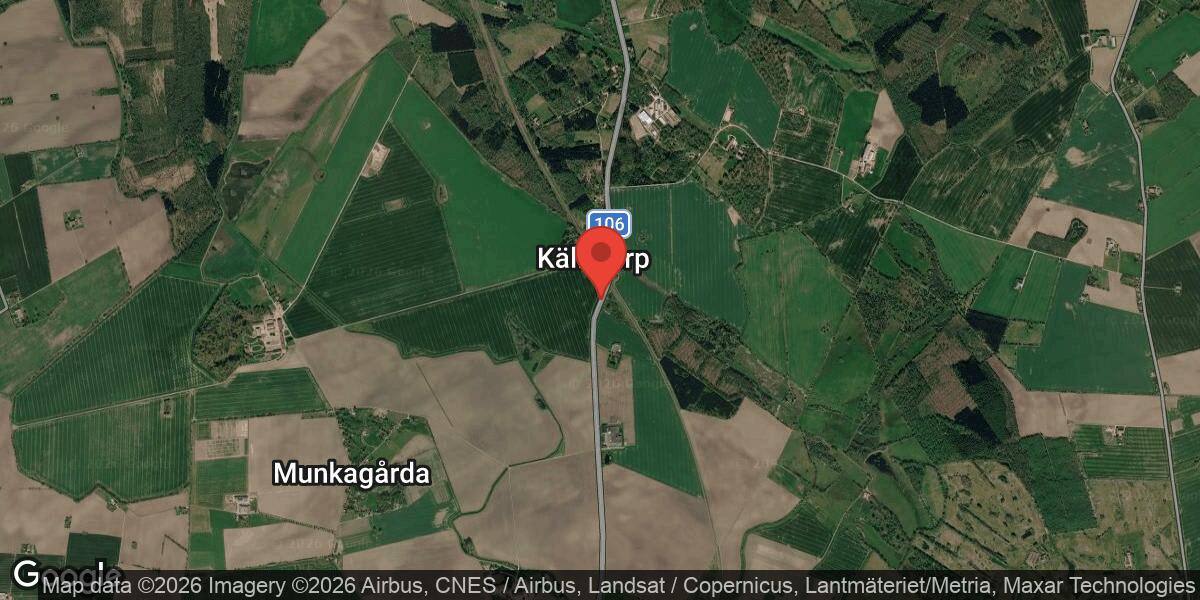 Järnvägsbommar nere vid Källstorp påverkar väg 106 mellan Svalövs Kyrka och Axelvold