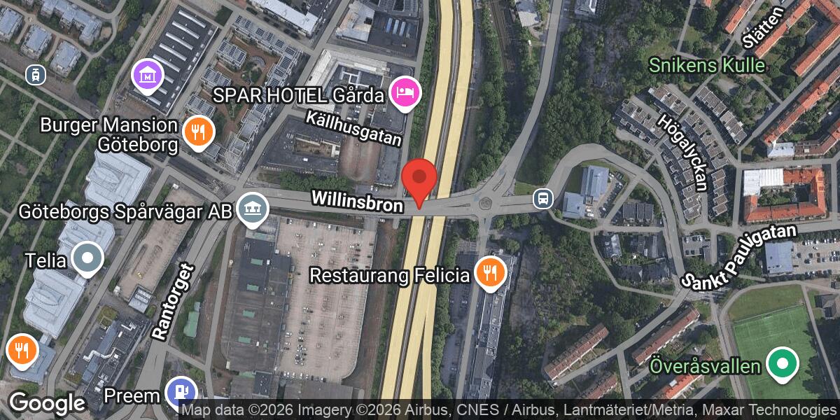 Trafikolycka med två personbilar och lastbil på E6 i Göteborg