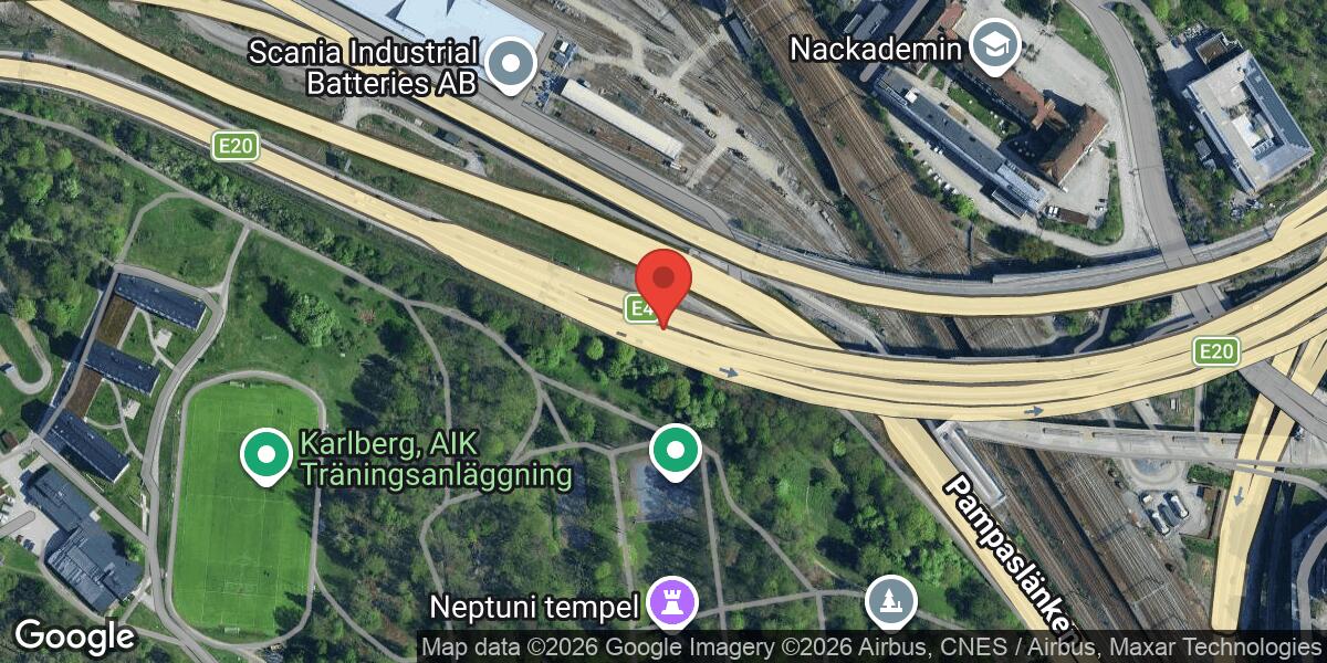 Personbil fick haveri på E4 vid Karlberg