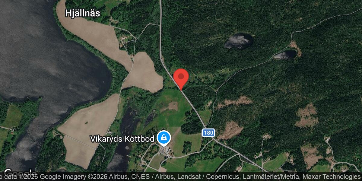 Beläggningsarbete på väg 180 vid Brobacka