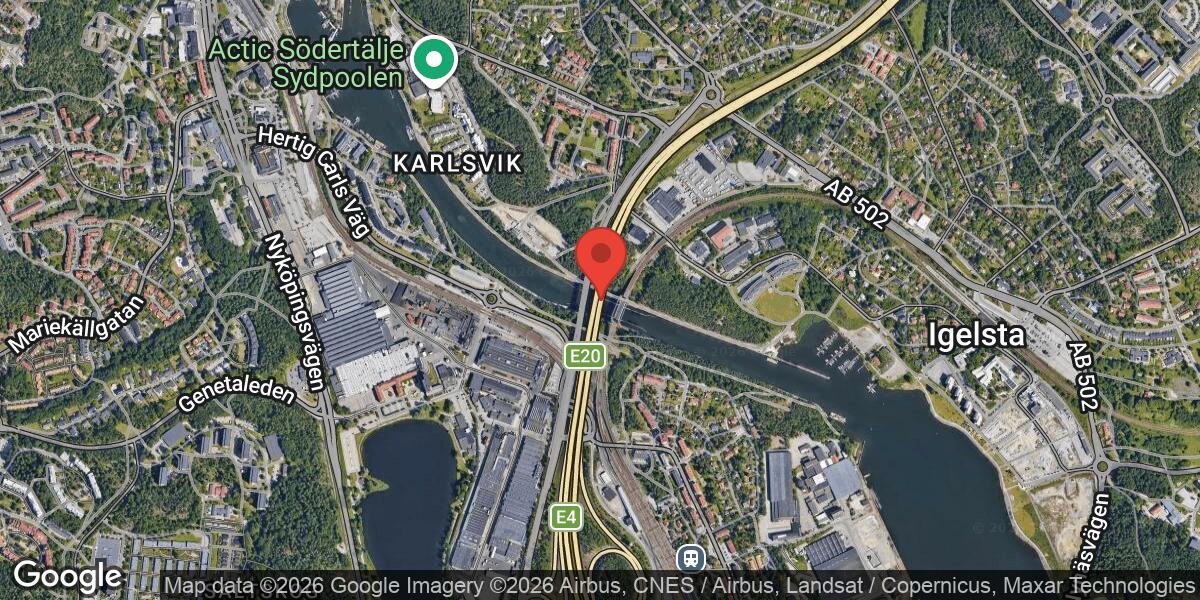 Broöppning stänger E4 vid Motorvägsbron