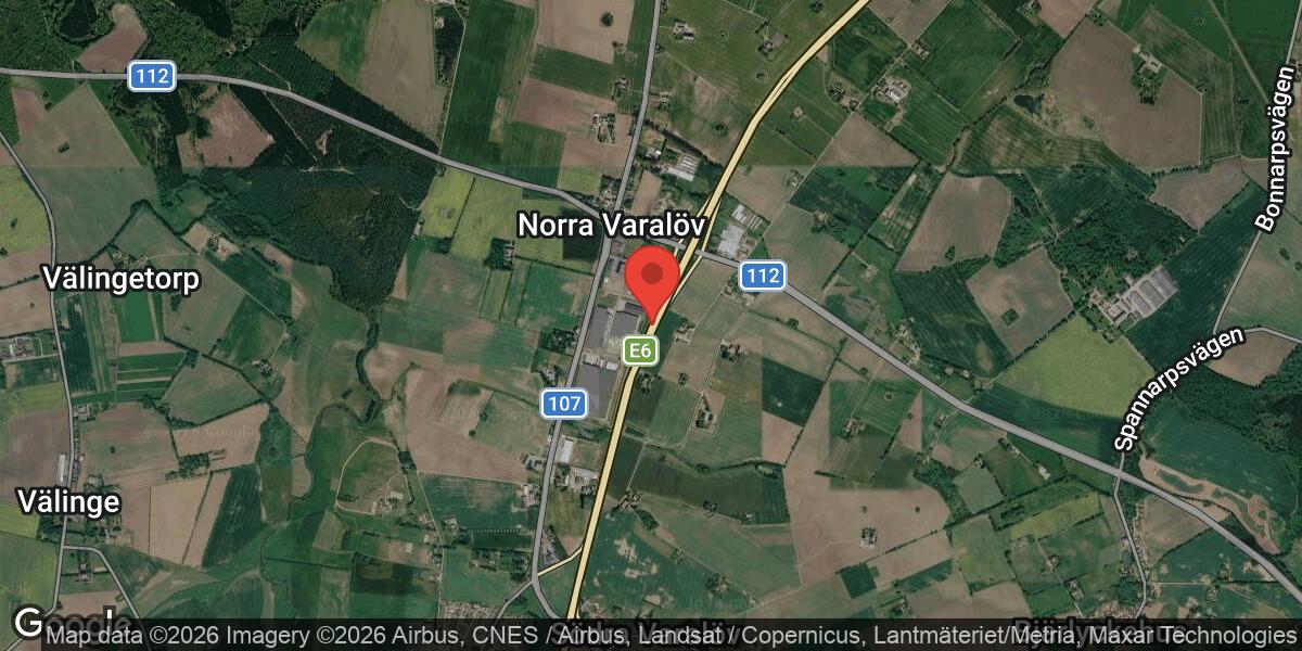 Lastbil i olycka på E6 vid Norra Varalöv