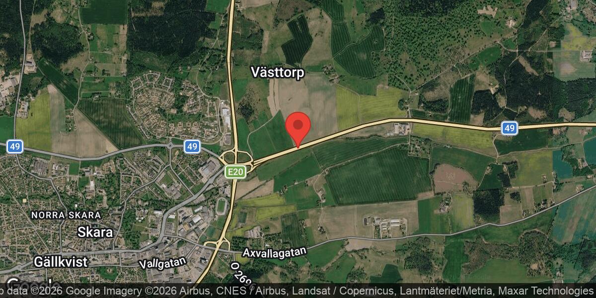 Personbil kolliderade med rådjur på väg 49 i Skara