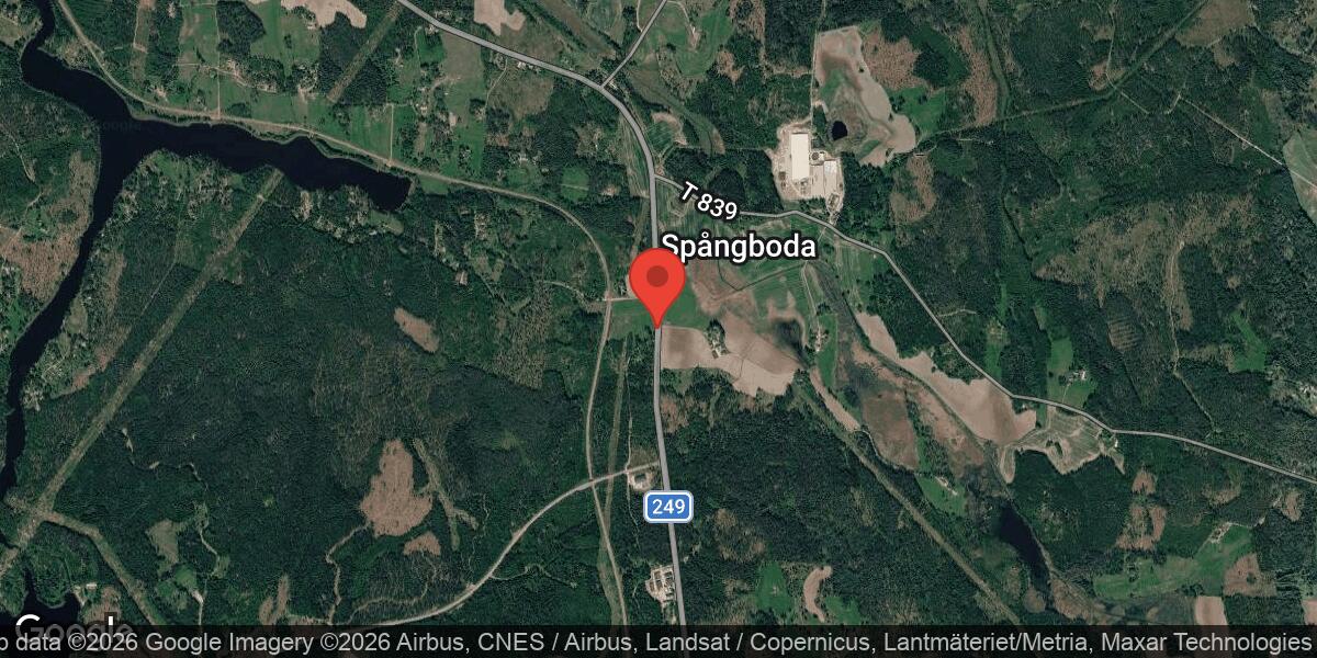 Personbil kolliderade med älg på väg 249 vid Pikaboda