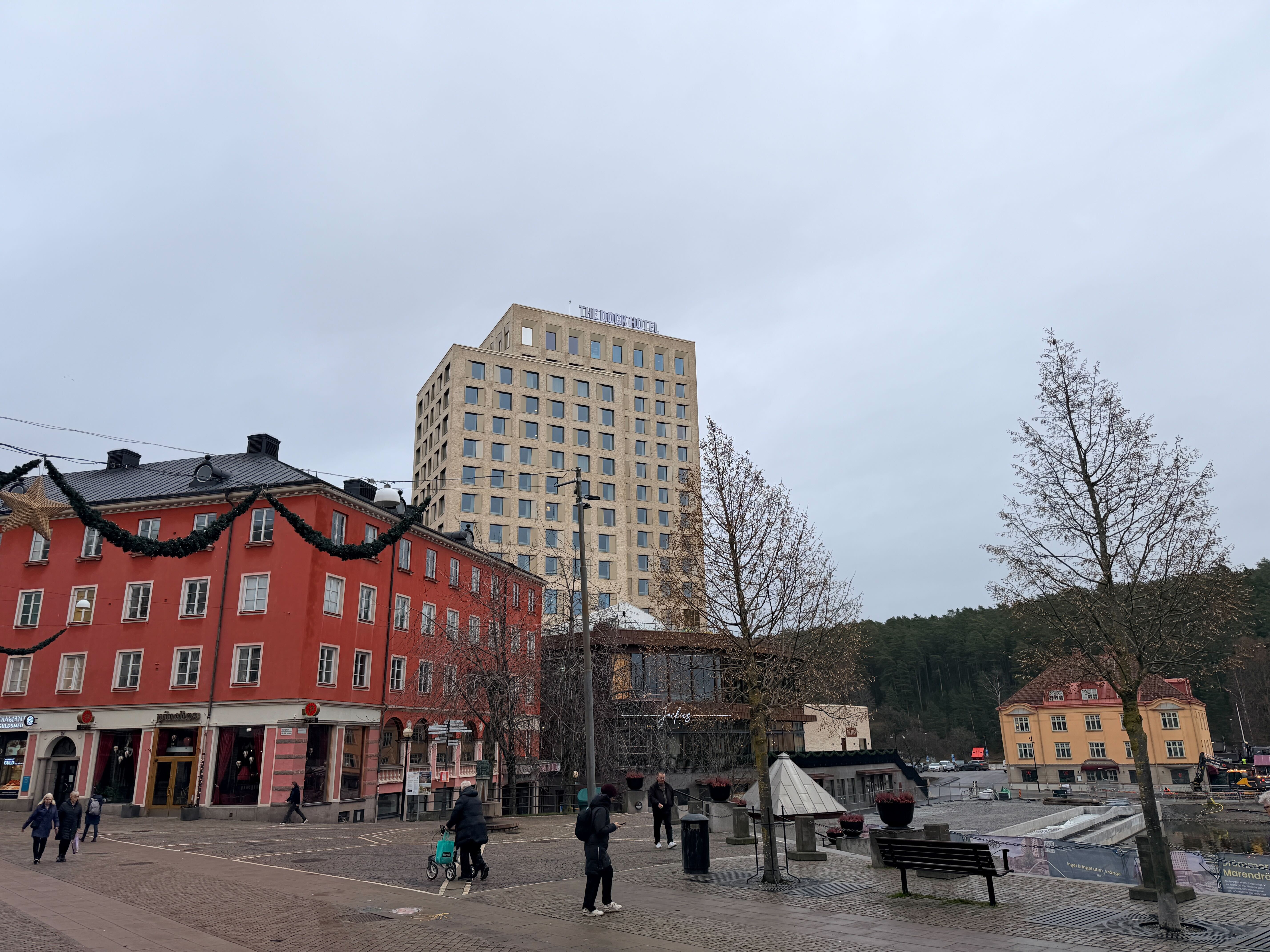 Nyårsafton med klart väder och internationella fredssamtal