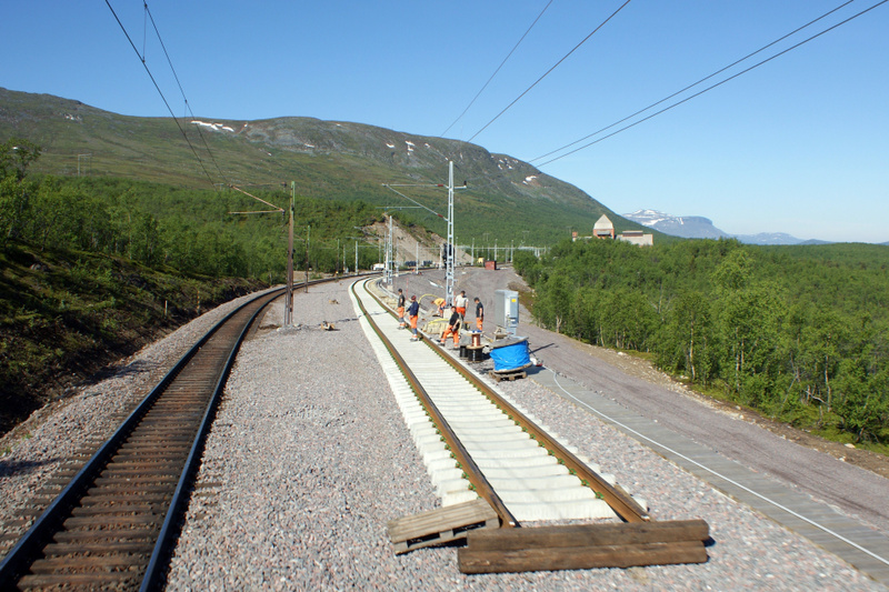 Nya nikotinvanor på svenska byggarbetsplatser – vita påsar ersätter cigaretter och brunt snus