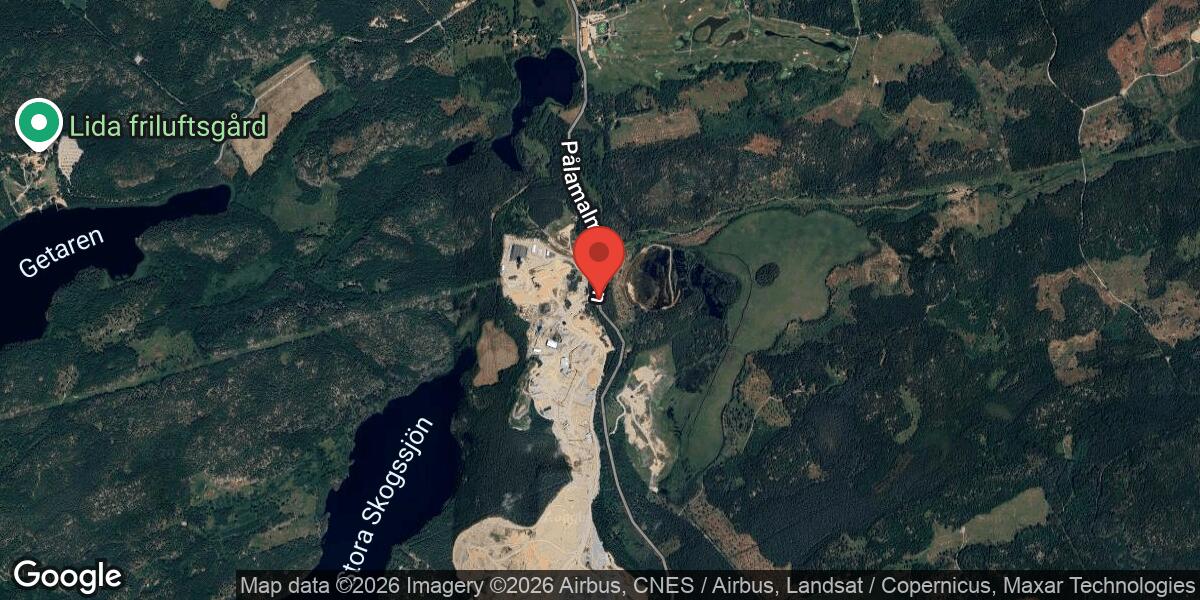 Nedfallet träd blockerade väg 571 vid Bysjön – händelsen avslutad