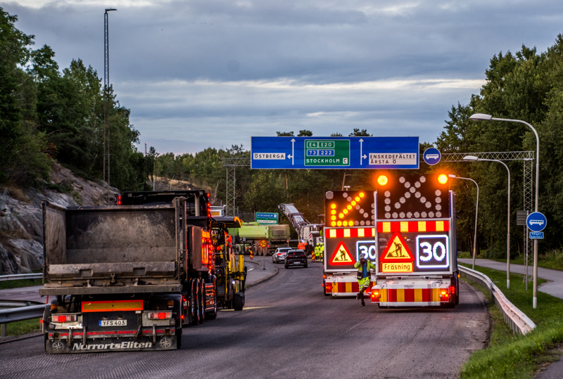 Fordonshaveri på E4 vid Trafikplats Haga Norra i riktning mot Uppsala