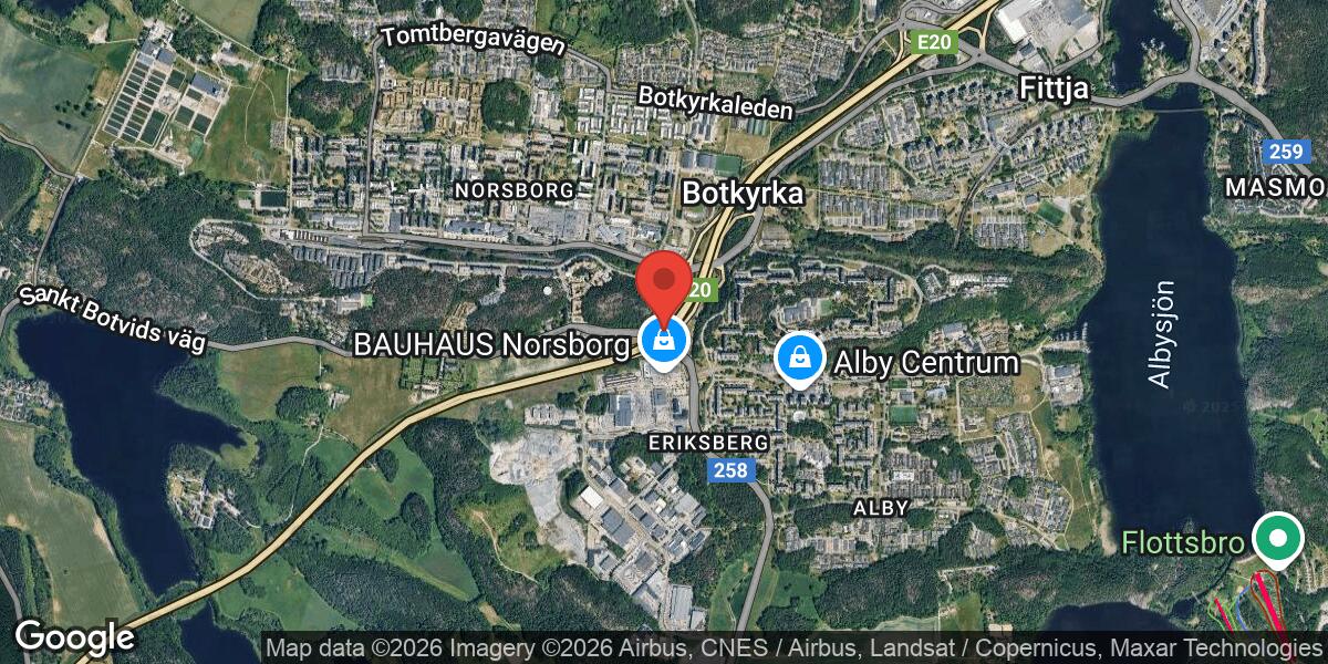 Lastbilshaveri vid Trafikplats Hallunda påverkar framkomligheten