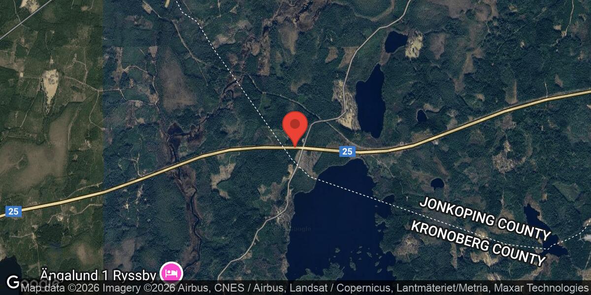 Singelolycka på Väg 25 mellan Ryssby och Alvesta påverkar trafiken