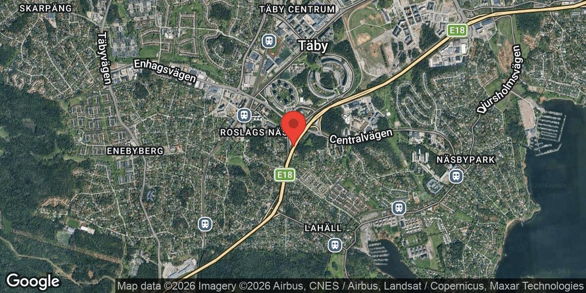 Fordonshaveri på E18 vid Trafikplats Roslags Näsby påverkar trafiken mot Stockholm