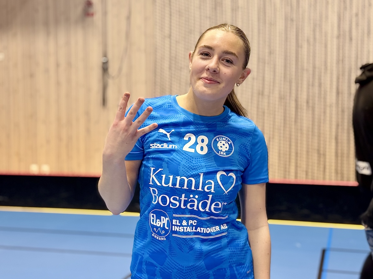 Fyra mål av Ahlgren i Kumlas kross – men stjärnan förd till akuten