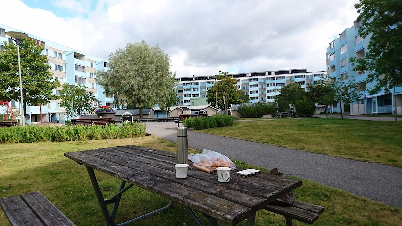 Lastbilsolycka stänger E4 vid Jönköping efter gasläcka