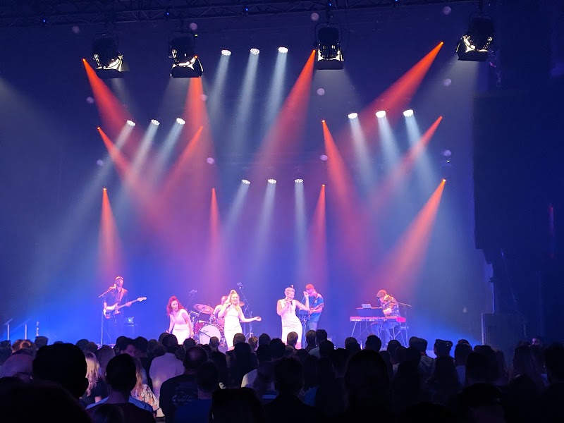 Cirqus Hialøs – folkmusik och cirkus i en unik föreställning