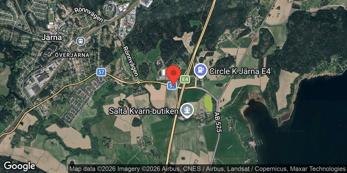 Olycka med lastbil och personbil på väg 57 i Järna