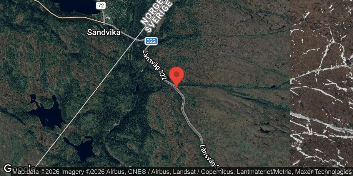 Lastbilshaveri blockerade väg 322 vid gränsen till Norge