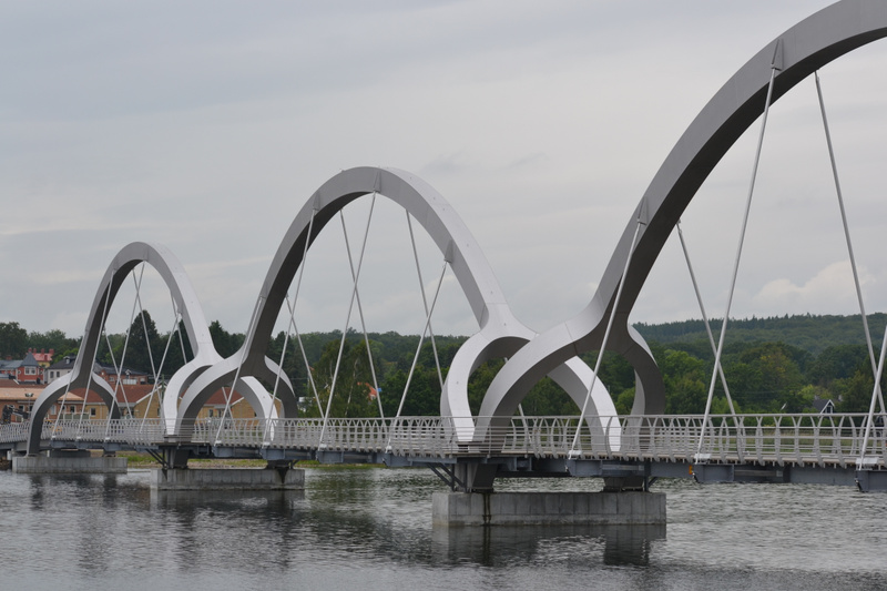 Gråväder och rymdinspiration – så ser söndagen ut