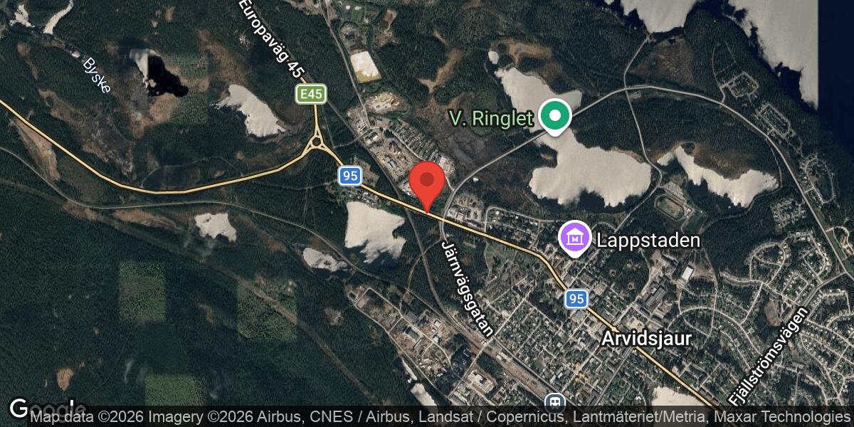 Bärgning av lastbil påverkar framkomligheten på väg 95 i Arvidsjaur