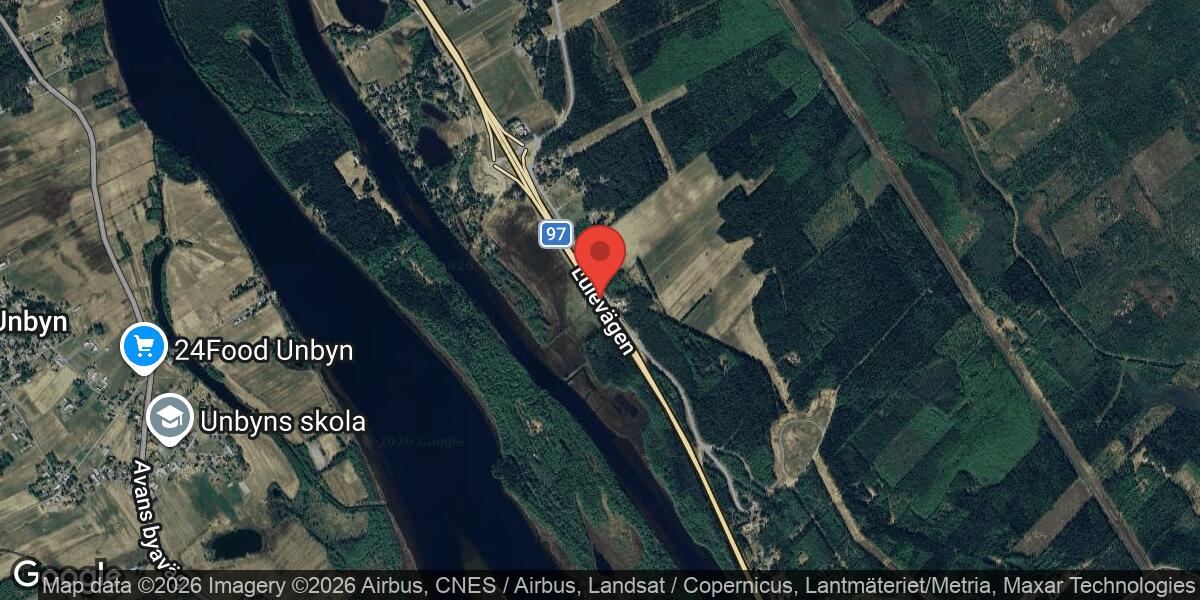 Olycka med flera personbilar på väg 97 vid Sävastnäs