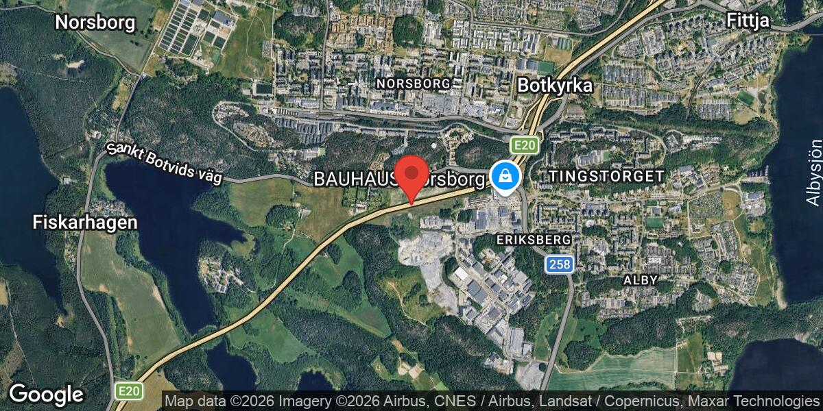 Personbilshaveri vid E4 Trafikplats Hallunda påverkar trafiken