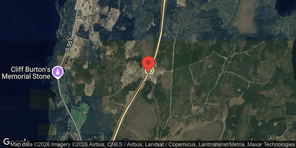 Brand i lastbil orsakade vägavstängning på E4 vid Hallsjö