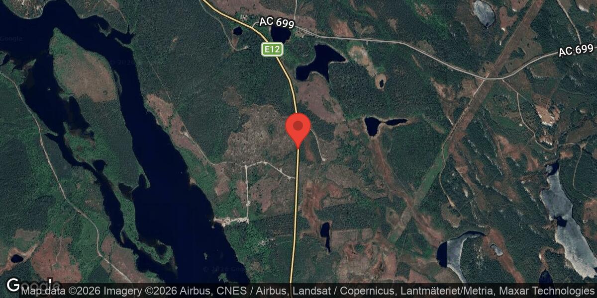 Personbil körde av vägen på E12 mellan Granö och Vilan – stor påverkan på trafiken