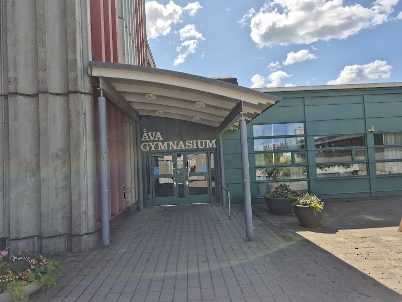 Åva gymnasium i Täby genomgår omfattande upprustning med fokus på ventilation och arbetsmiljö