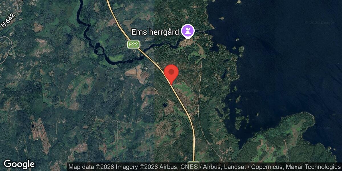 Brand i fordon på E22 mellan Torp och Emsfors påverkar trafiken