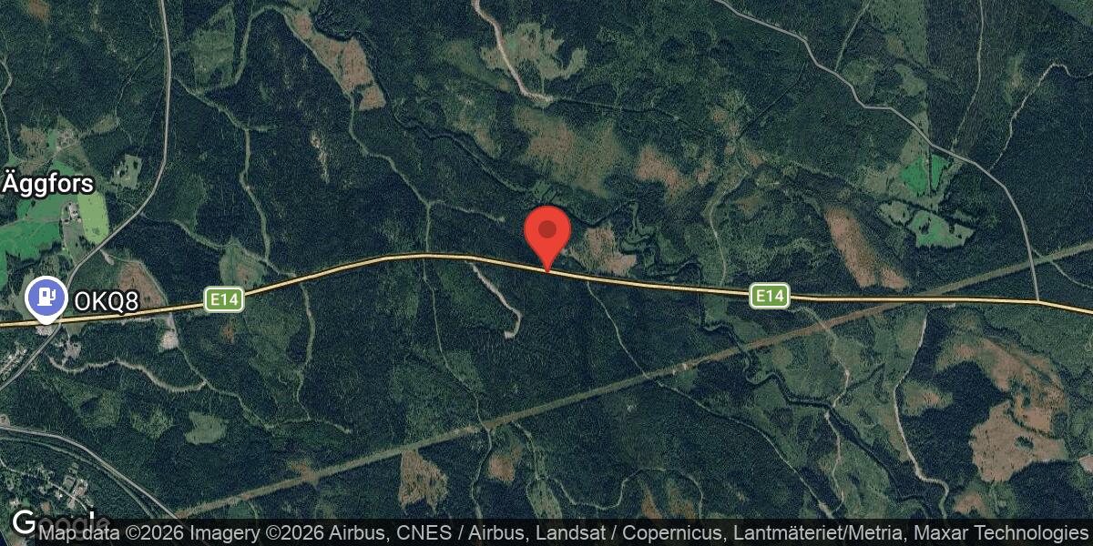 Bärgning av kranbil stänger E14 mellan Mattmar och Mörsil