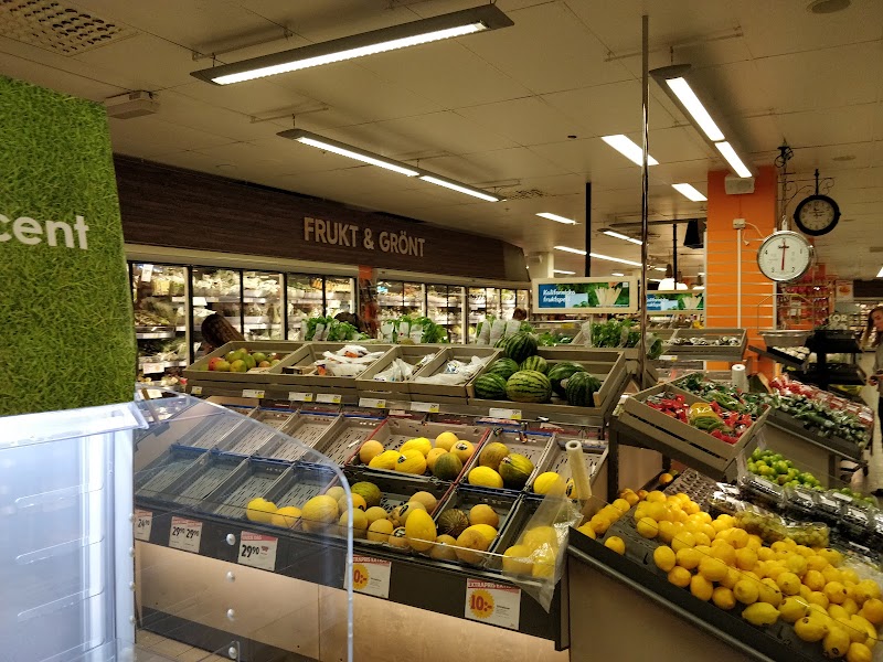 Brand i matbutik i Vasastan – ingen skadad