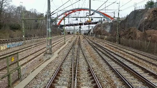 Trafikolycka med två bilar på Västberga allé i Stockholm