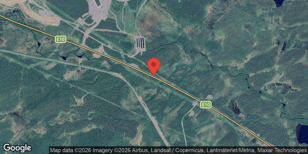 Vägarbete med snödikning på E10 mellan Lappeasuando och Tuolluvaara Ö