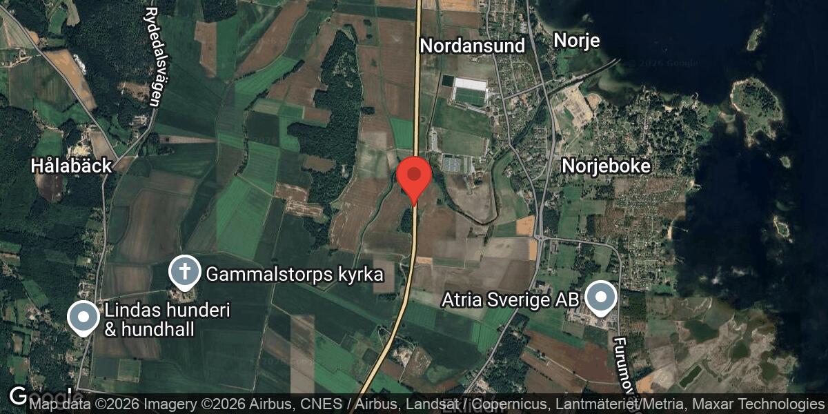 Föremål på vägen mellan Pukavik och Sölvesborg påverkar trafiken på E22