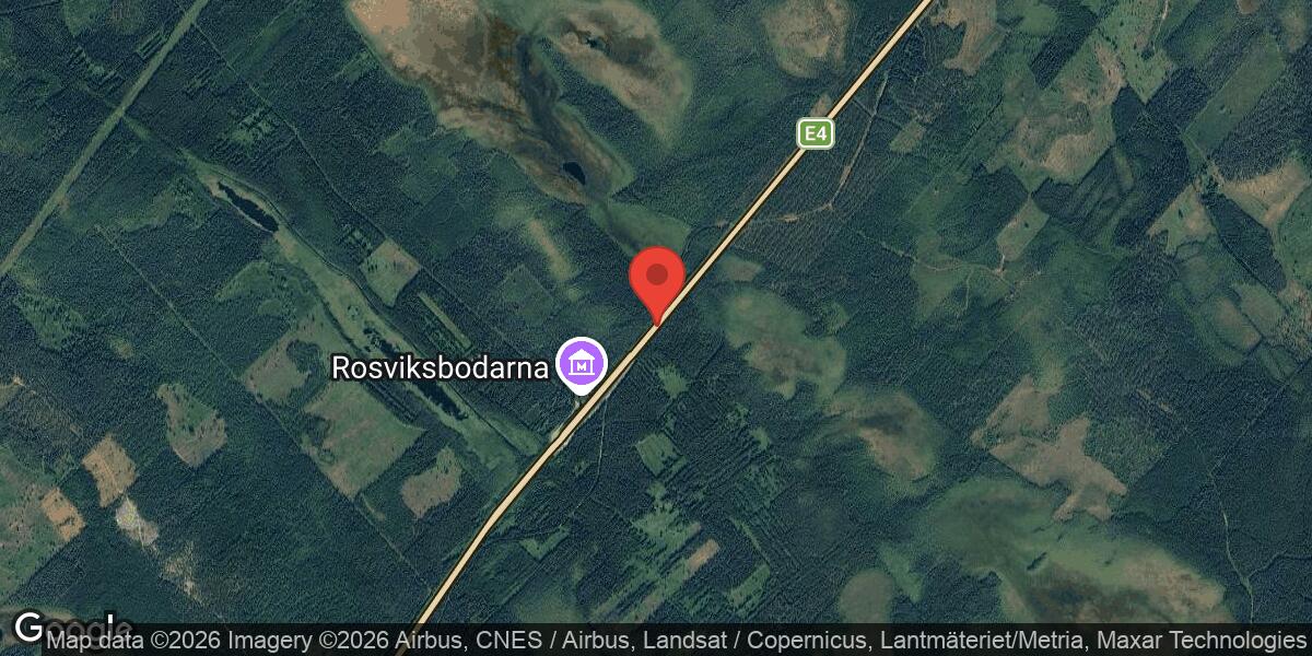 Personbil i diket vid Ersnäs – bärgning pågår på E4 mot Haparanda