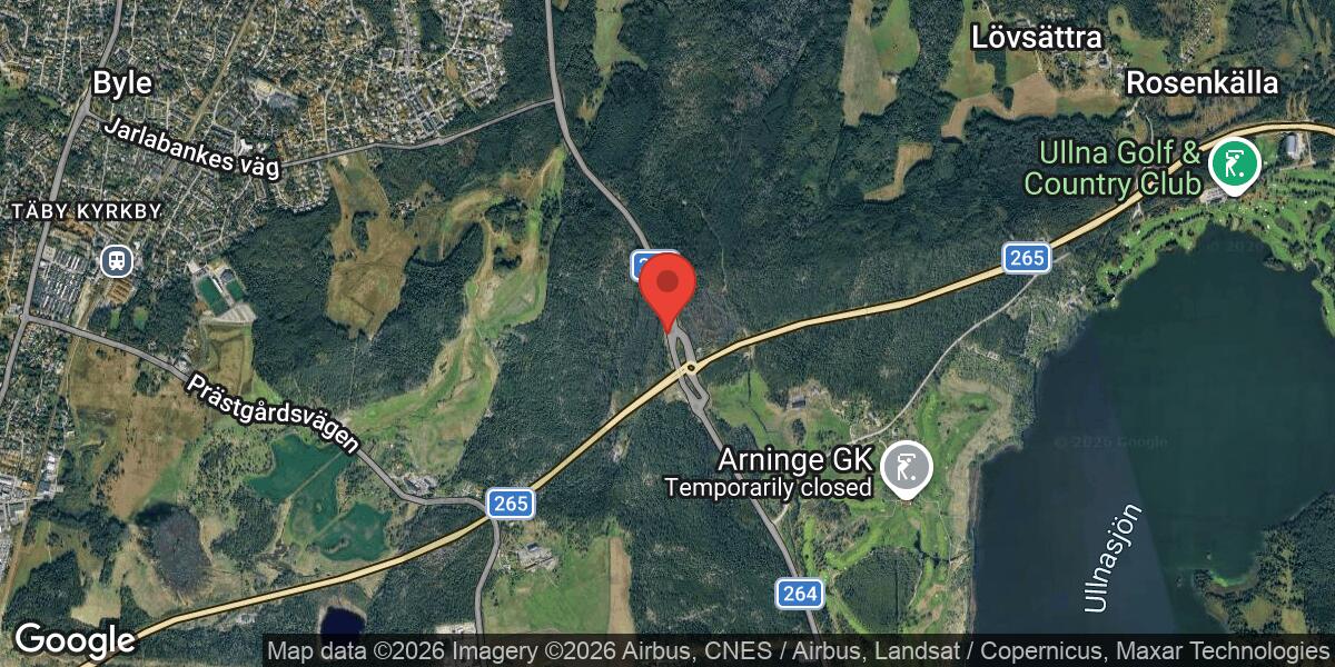 Föremål på vägen efter påkört vildsvin på väg 264 i Täby