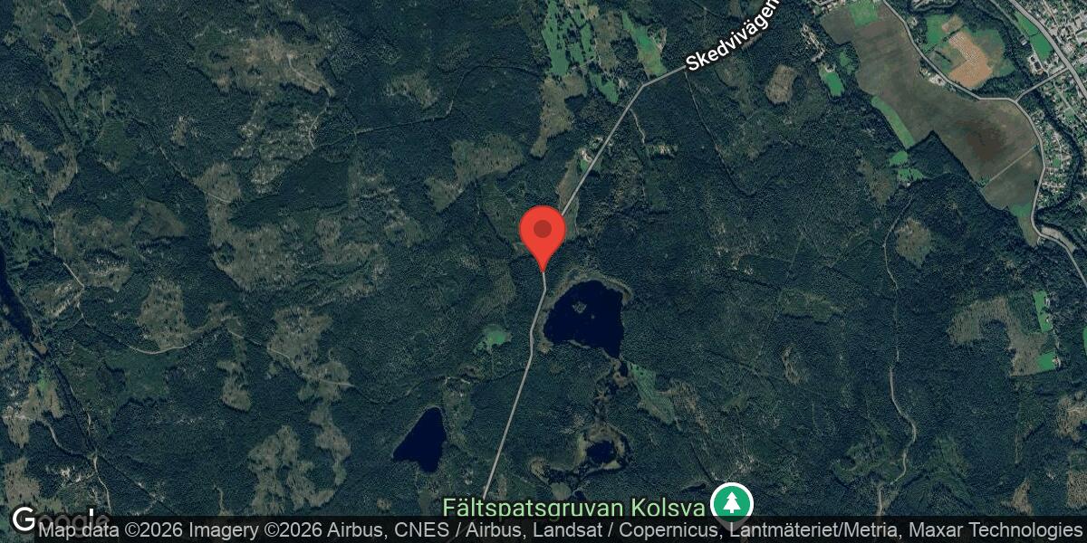 Nedfallet träd blockerade väg 590 mellan Orsta och Kolsva