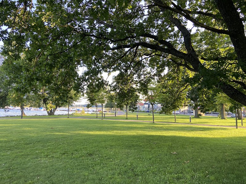 Utredning om partiers plats i Sjöängens foajé