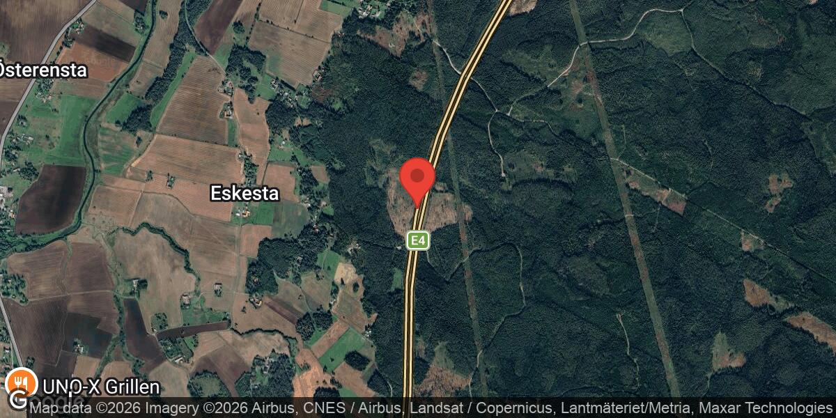 Föremål på vägen i höjd med Månkarbo – liten påverkan på trafiken